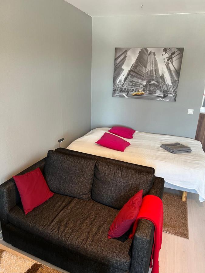 Kemi City L Near Snowcastle, 2 Rooms, Kitchen, Glazed Balcony, Free Parking On Street Екстер'єр фото
